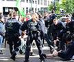 La jumătate de oră de Dortmund, acolo unde are loc în această seară meciul dintre Germania și Danemarca, au avut loc lupte de stradă între protestatari şi poliţie, înaintea congresului partidului Alternativa pentru Germania (AfD, extrema dreaptă).