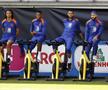 Memphis Depay, pe bicicletă la antrenament, cu bentița albastră / Foto: Imago