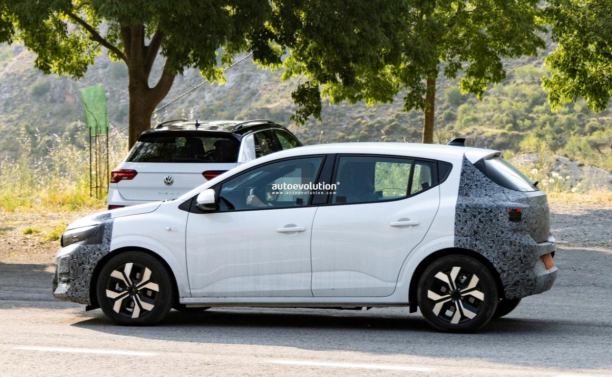 Imagini cu noua Dacia Sandero