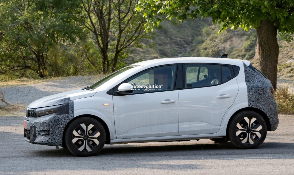 Imagini cu noua Dacia Sandero