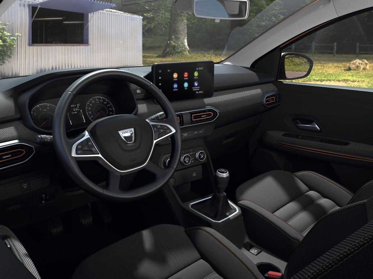 Imagini cu noua Dacia Sandero