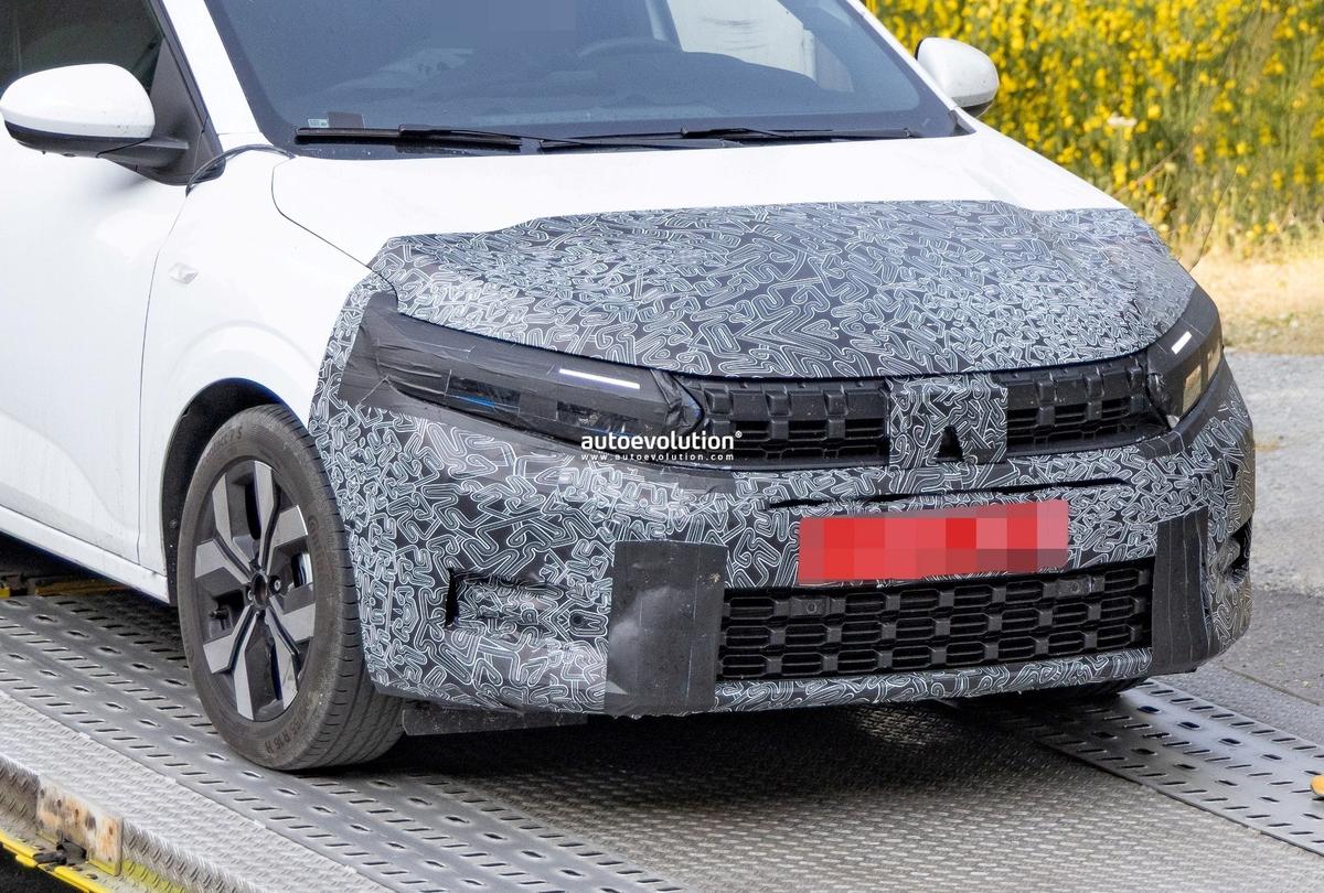 Imagini cu noua Dacia Sandero