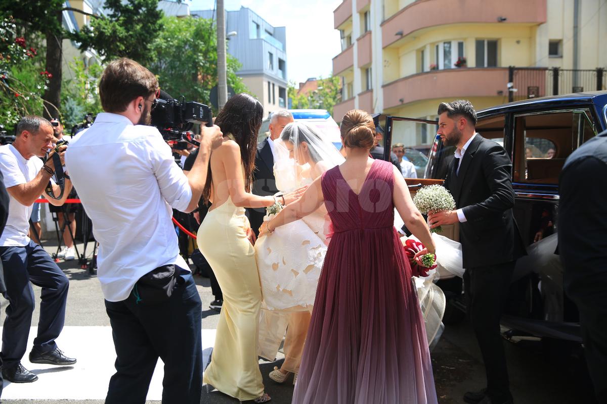 Kira Hagi a ajuns la biserica pentru slujba religioasa. Foto Ionuț Iordache
