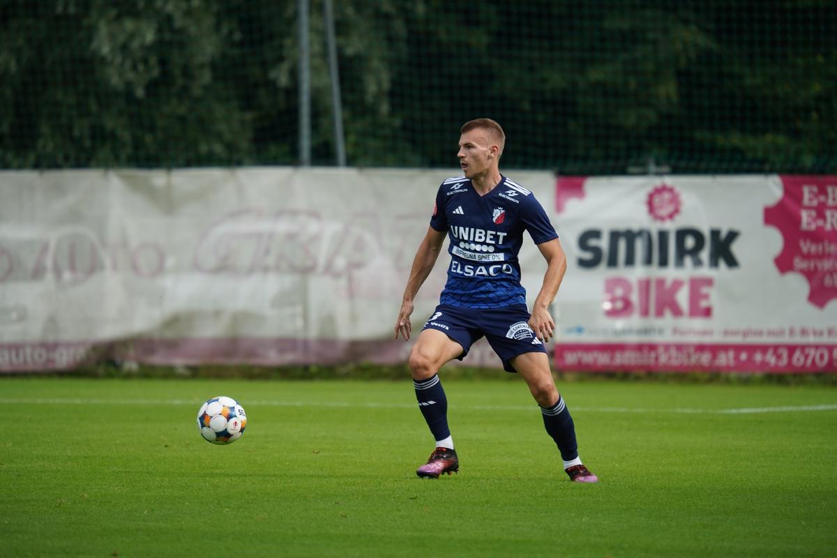 Mărturie halucinantă în scandalul-monstru din Superliga: „A intrat peste jucător în cameră și l-a îmbrâncit peste masă. Un ciob i-a intrat în spate, îi putea fi fatal!”