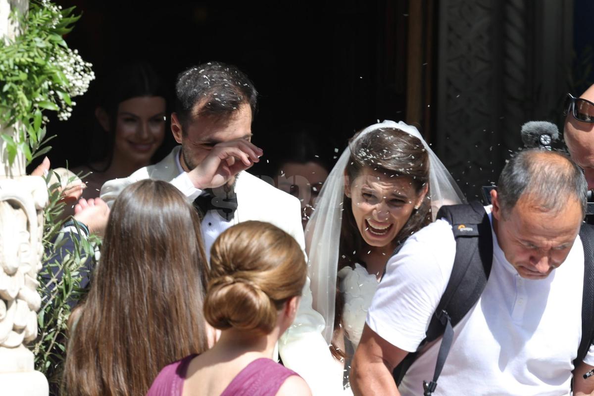 Kira Hagi și Thomas Ferfelis s-au căsătorit religios » În ce mașină au venit la eveniment: imagini tari cu Ianis și verișoara Maria
