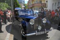 Doar 18 în toată lumea! Cu ce mașină au ajuns Kira Hagi și Thomas Ferfelis la nuntă » Surpriză din partea lui Ion Țiriac
