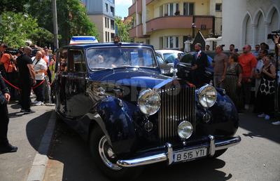 Doar 18 în toată lumea! Cu ce mașină au ajuns Kira Hagi și Thomas Ferfelis la nuntă » Surpriză din partea lui Ion Țiriac