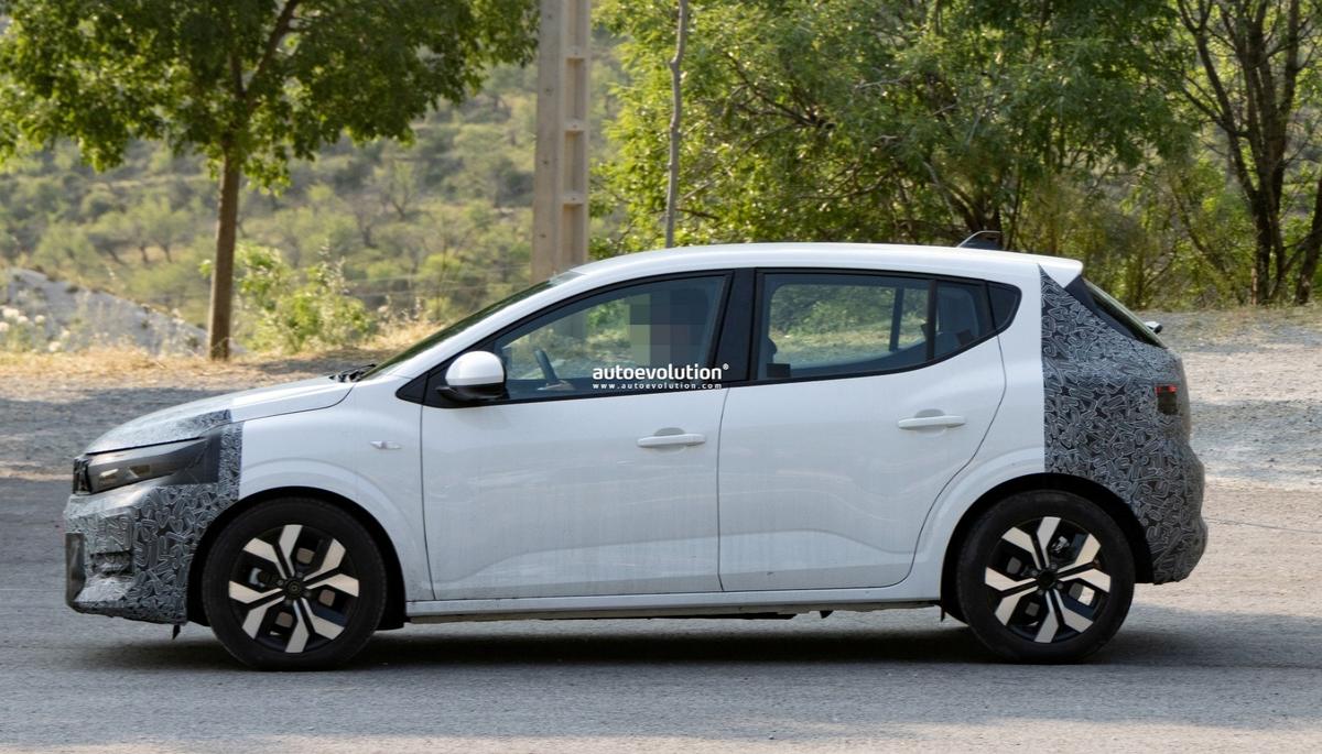 Imagini cu noua Dacia Sandero
