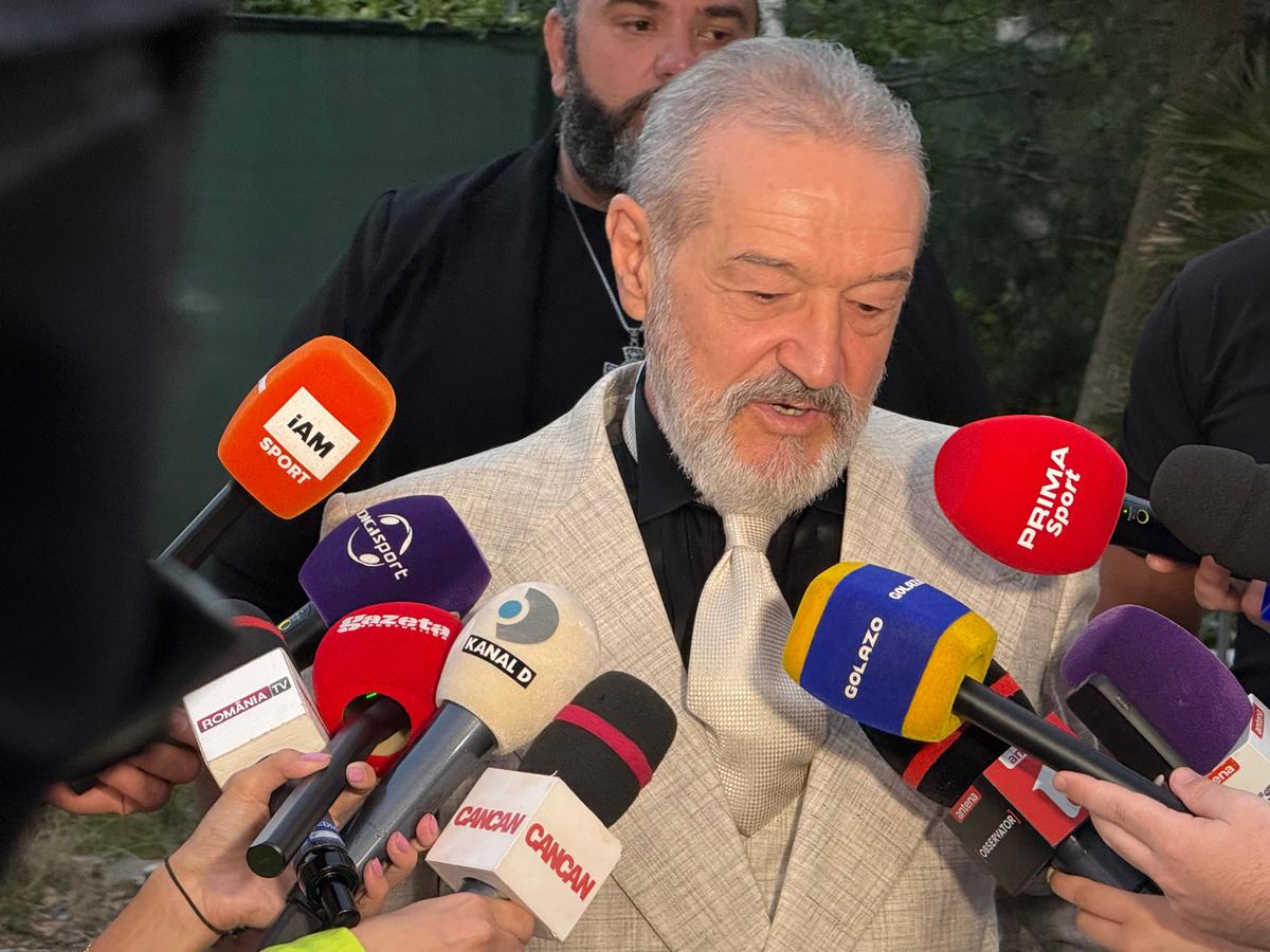 Cum a apărut Gigi Becali la nunta cuplului Kira Hagi - Thomas Ferfelis: „Am inima nebună, îmi vine să dansez!”