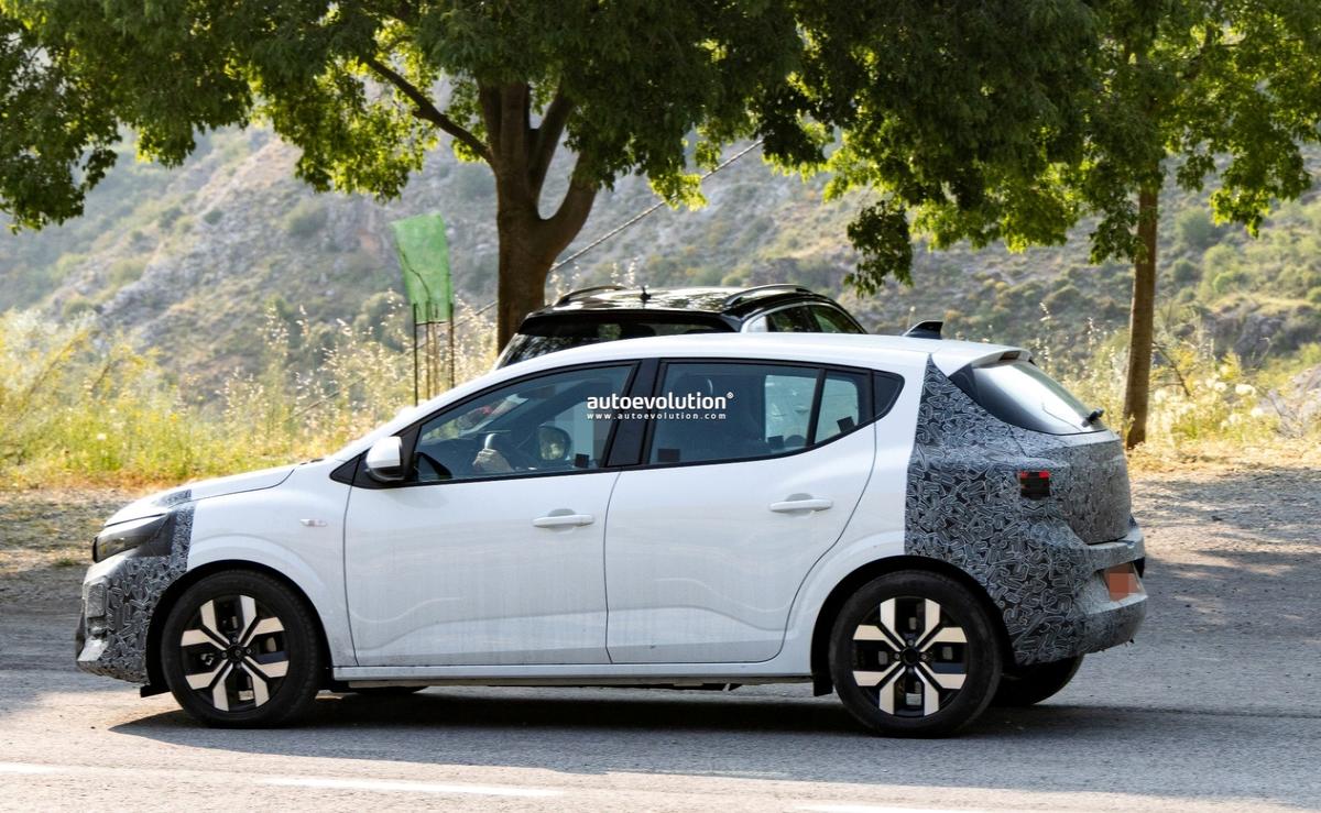 Imagini cu noua Dacia Sandero