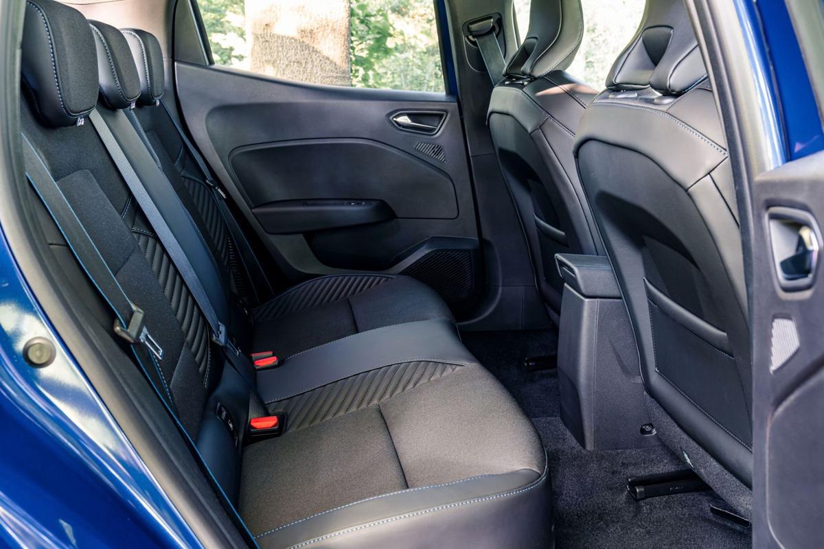 Imagini cu noua Dacia Sandero
