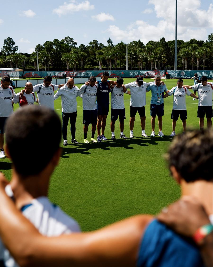 Foto: X @Portugal Doliu la naționala Portugaliei » A plecat de la Mondial, după ce i-a murit tatăl