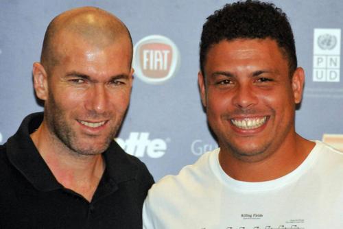 Zinedine Zidane și Ronalo Nazario / Foto: Imago