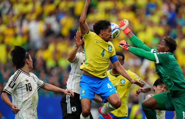 Brazilia s-a calificat dramatic în optimi la Campionatul Mondial » Gol DECISIV în minutul 90+5