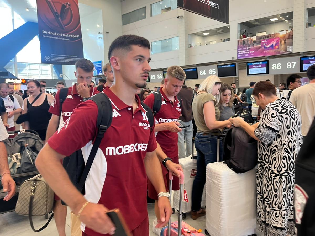 Rapid a plecat în Austria » Abia a fost transferat și a urcat în avion
