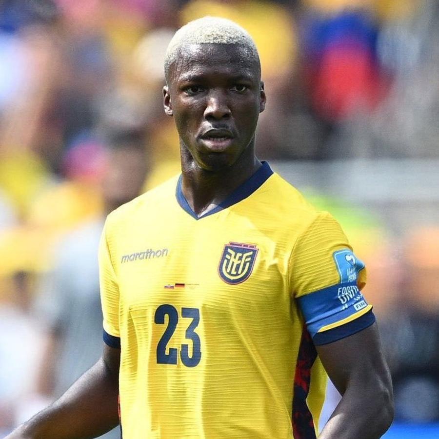 Moises Caicedo va purta banderola de căpitan pentru Ecuador // foto: X Căpitanul naționalei a renunțat la banderolă în timpul Campionatului Mondial