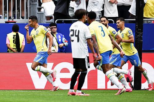 Casemiro, după golul marcat // foto: Imago Images