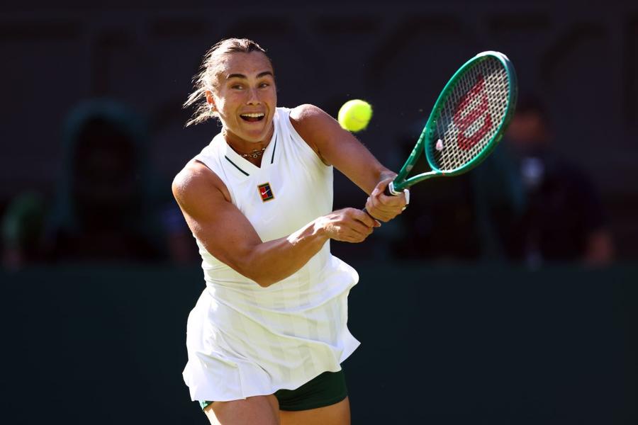 Aryna Sabalenka în acțiune la Wimbledon 2026 Foto: Imago Images Liderul WTA, calificare în turul secund la Wimbledon după două seturi: „Mi-aș da nota 8 din 10”