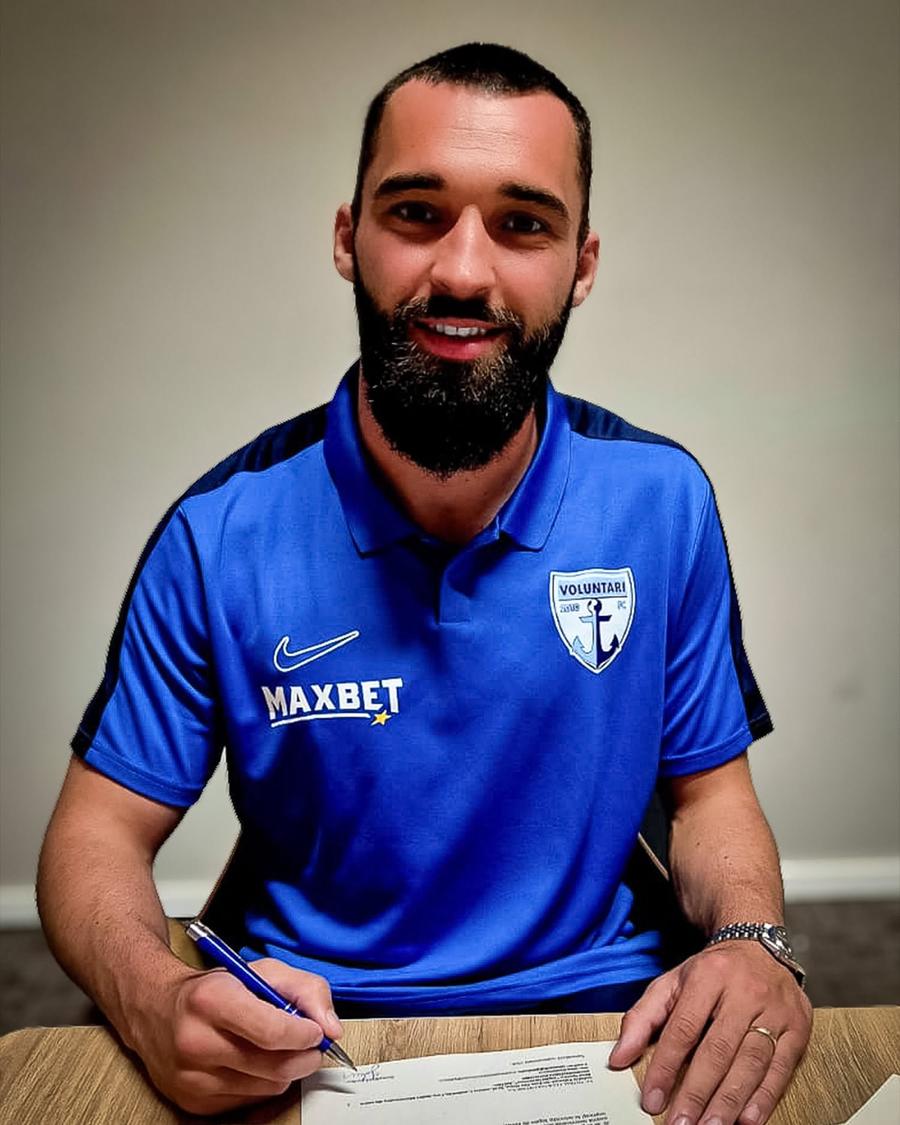 FC Voluntari l-a prezentat oficial pe Metod Jurhar / Foto: Facebook FC Voluntari Nou-promovata din Superliga a bifat al treilea transfer al verii: „A ajuns în cantonamentul echipei”