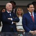 Gianni Infantino (stânga) a zburat 66 de ore pentru a vedea 24 de meciuri la Campionatul Mondial // FOTO: Ionuţ Iordache (GSP)