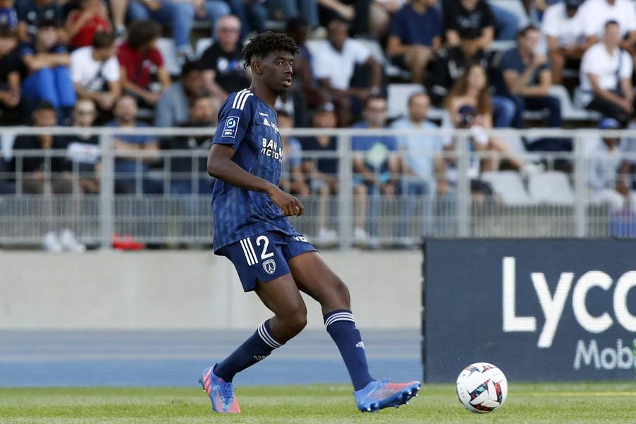 Setigui Karamoko, în tricoul lui Paris FC / Foto: Imago Images Rapid l-a întors din drumul spre Brașov și l-a convins să vină în Giulești pe un salariu mai mic