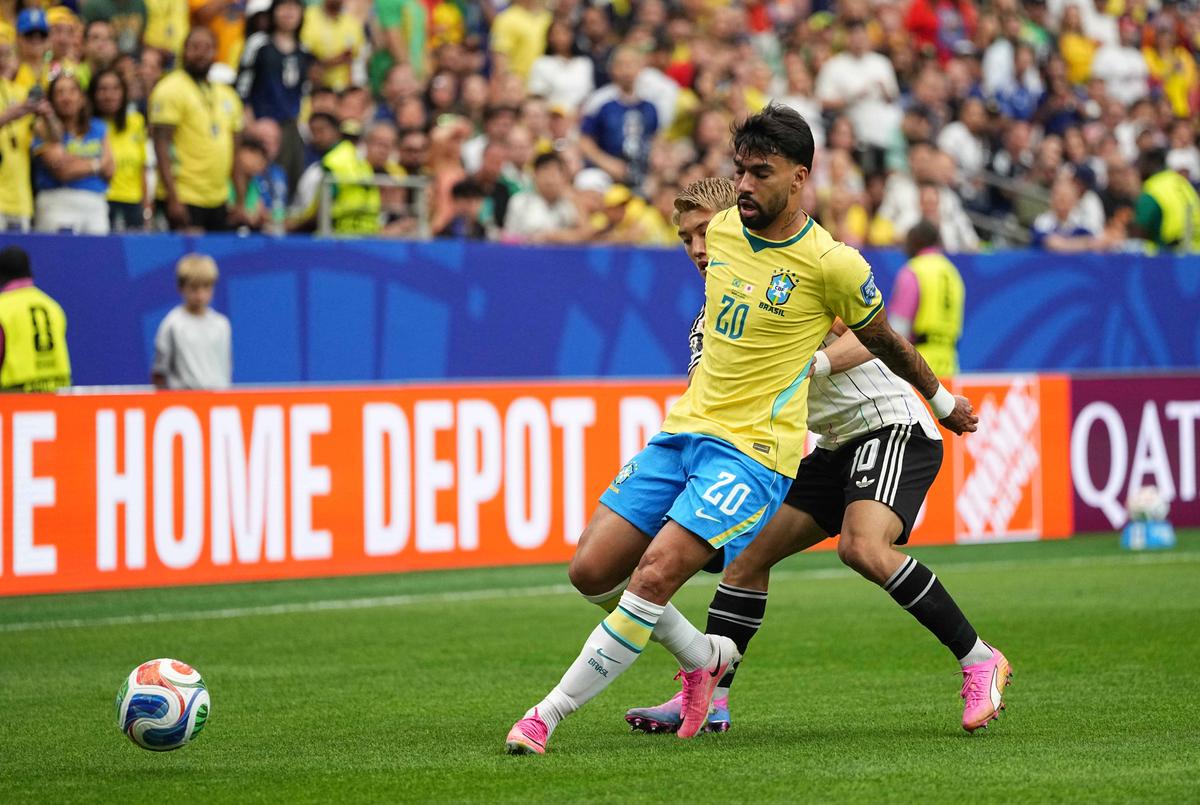 Brazilia - Japonia, în șaisprezecimile de la Campionatul Mondial // foto: Imago