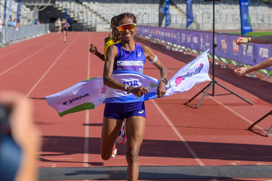 Mekdes Woldu Dincolo de linia de sosire » Povestea Cluj Running Festival: tratament VIP, alertă de cod roșu, drama vizelor și cuptorul cu microunde cumpărat noaptea