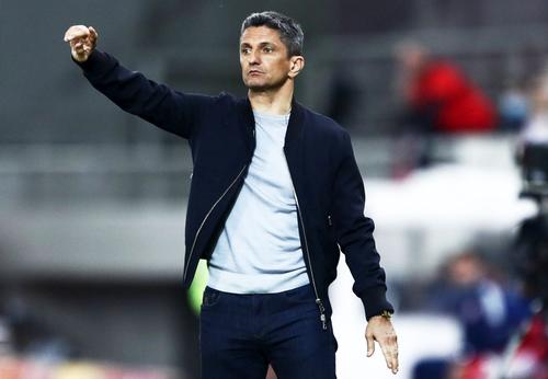 Antrenorul lui PAOK, Răzvan Lucescu, își recunoaște după eliminarea cu Levski Sofia, în Conference League, foto: Imago