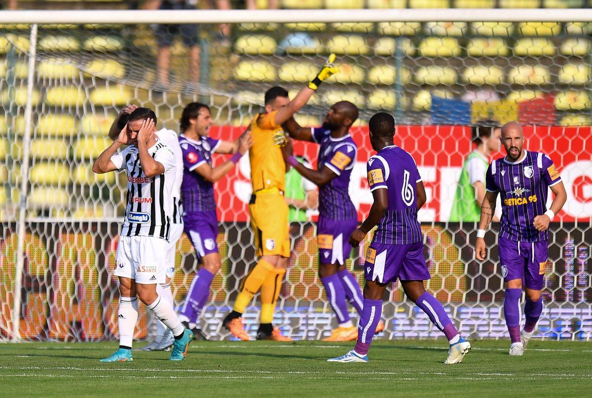 „ROȘU” direct în FC Argeș - U Cluj! Mladinovici a rupt echilibrul în minutul 39