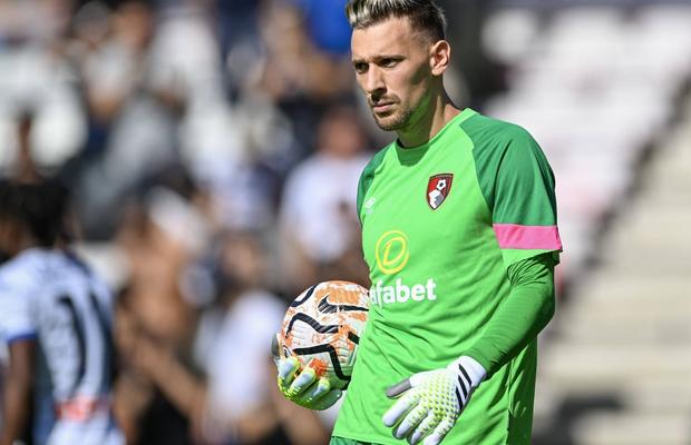 Ionuț Radu, debut oficial la Bournemouth: „Am senzația că băiatul vorbește toate limbile”