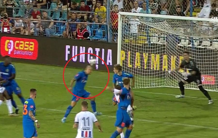 Respingerea defectuoasă a lui Chiricheș era s-o coste pe vicecampioană / Captură Prima Sport Ezitant și aproape de autogol » Cum s-a descurcat Chiricheș la revenirea la FCSB: verdict nemilos din studio