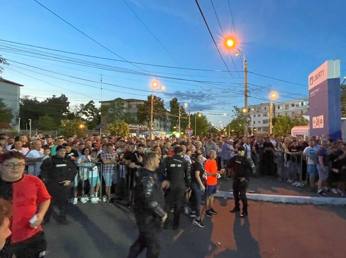 Efectul FCSB » Haos în toată regula la Galați, înaintea meciului așteptat cu sufletul la gură de un oraș întreg