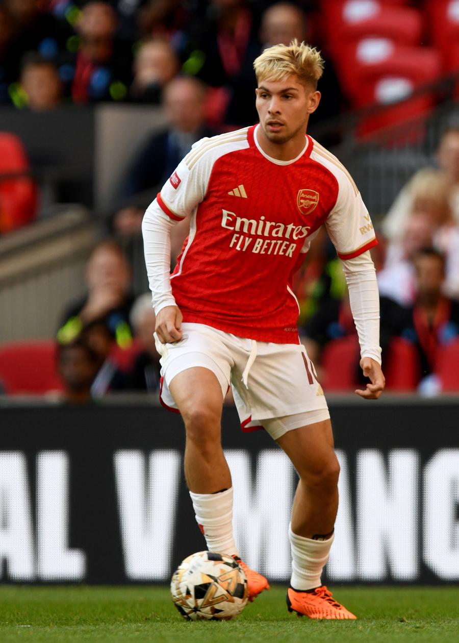 Emile Smith Rowe, jucând pentru Arsenal / foto: Imago Images Arsenal a vândut o rezervă pentru 40 de milioane de euro » Rivala din Londra a făcut cel mai scump transfer din istoria clubului
