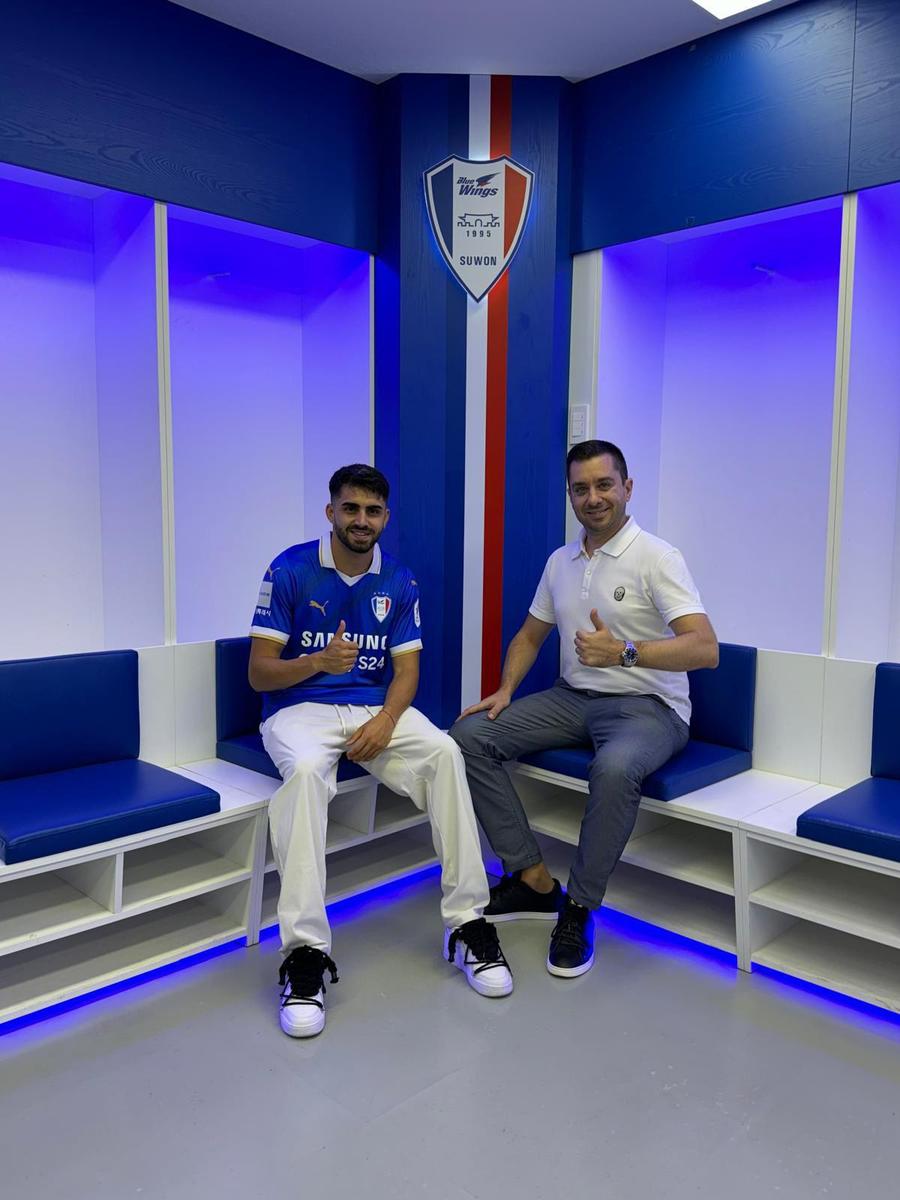 Sebastian Mailat a semnat cu Suwon Samsung Bluewings Sebastian Mailat a semnat în Coreea de Sud: salariu de 400.000 de euro + apartament la etajul 38!