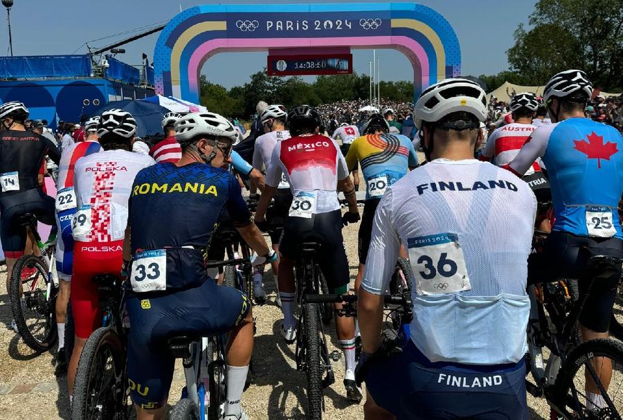 Reprezentantul României începuse cursa de pe locul 33 / Sursă foto: COSR Singurul ciclist român calificat nu și-a putut termina cursa la Jocurile Olimpice » Scos din competiție pe baza „Regulii 80”