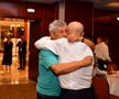 L-au făcut pe Copos să scoată banii! Imagini printre mese de la petrecerea lui Mircea Lucescu » Momentul care a declanșat o criză de râs