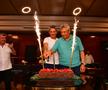 L-au făcut pe Copos să scoată banii! Imagini printre mese de la petrecerea lui Mircea Lucescu » Momentul care a declanșat o criză de râs