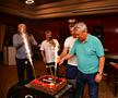 L-au făcut pe Copos să scoată banii! Imagini printre mese de la petrecerea lui Mircea Lucescu » Momentul care a declanșat o criză de râs