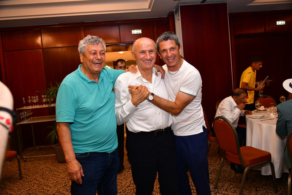 L-au făcut pe Copos să scoată banii! Imagini printre mese de la petrecerea lui Mircea Lucescu » Momentul care a declanșat o criză de râs