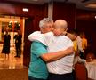 L-au făcut pe Copos să scoată banii! Imagini printre mese de la petrecerea lui Mircea Lucescu » Momentul care a declanșat o criză de râs