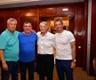 L-au făcut pe Copos să scoată banii! Imagini printre mese de la petrecerea lui Mircea Lucescu » Momentul care a declanșat o criză de râs