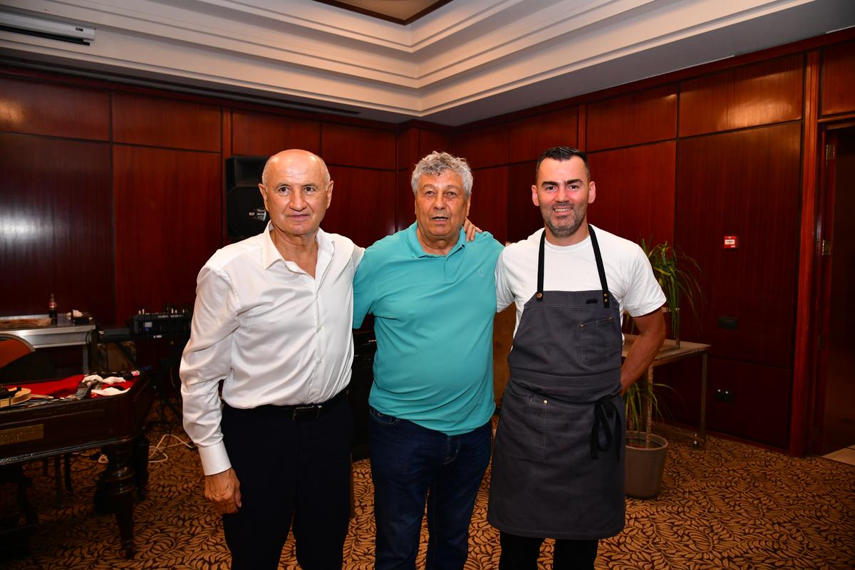 Imagini memorabile de la petrecerea lui Mircea Lucescu! George Copos a „rupt ariciul” buzunarului și a aruncat timid cu bani în lăutari