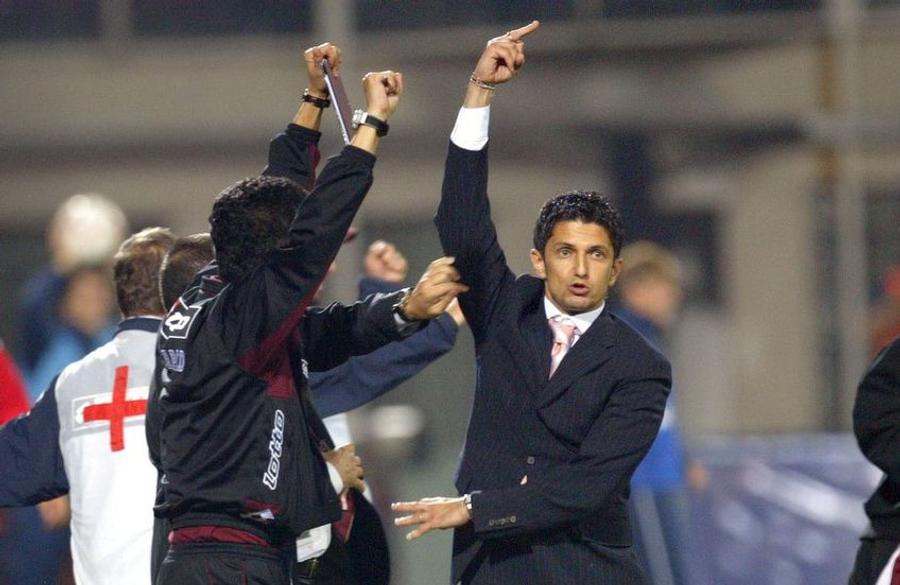 Gestul lui Răzvan Lucescu L-au făcut pe Copos să scoată banii! Imagini printre mese de la petrecerea lui Mircea Lucescu » Momentul care a declanșat o criză de râs