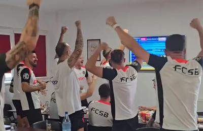 Campionii de la FCSB au urmărit finala lui David Popovici în vestiar! Explozie de bucurie: Chiricheș și Alibec, pe mese
