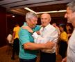 L-au făcut pe Copos să scoată banii! Imagini printre mese de la petrecerea lui Mircea Lucescu » Momentul care a declanșat o criză de râs