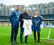Mircea Lucescu, alături de Emil Caras (stânga) și Arcadie Zaporojanu (dreapta). Foto: FCDynamo.com