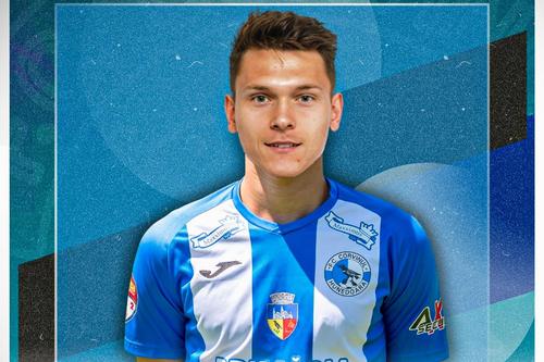 Szabolcs Kilyen a semnat cu Corvinul Hunedoara. FOTO: Facebook @FC Corvinul 1921 Hunedoara