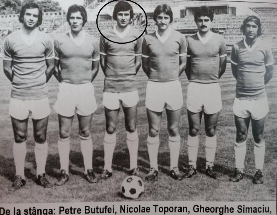 Gică Simaciu (al treilea de la stânga la dreapta) a încetat din viață la 73 de ani // foto: Facebook @FC Petrolul Ploiești Gheorghe Simaciu, al patrulea cel mai bun marcator din istoria Petrolului, a murit la vârsta de 73 de ani