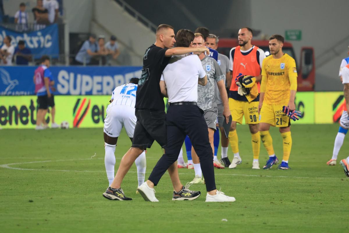 Mihai Rotaru și Mario Felgueiras, după Universitatea Craiova - Levski Sofia / Foto: Ionuț Iordache GSP