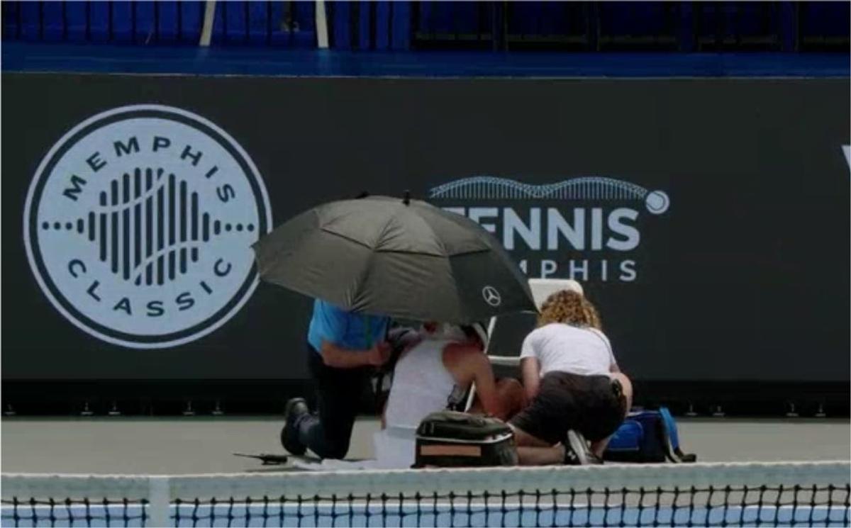 Ekaterina Alexandrova a leșinat pe teren la Memphis